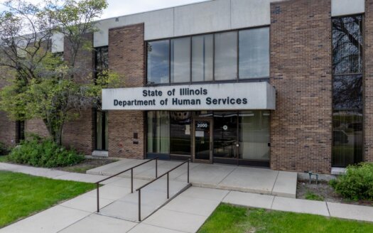 2000 N Lewis Ave, Waukegan, IL 60087