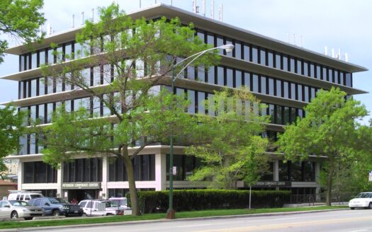 3525 W Peterson Ave, Chicago, IL 60659