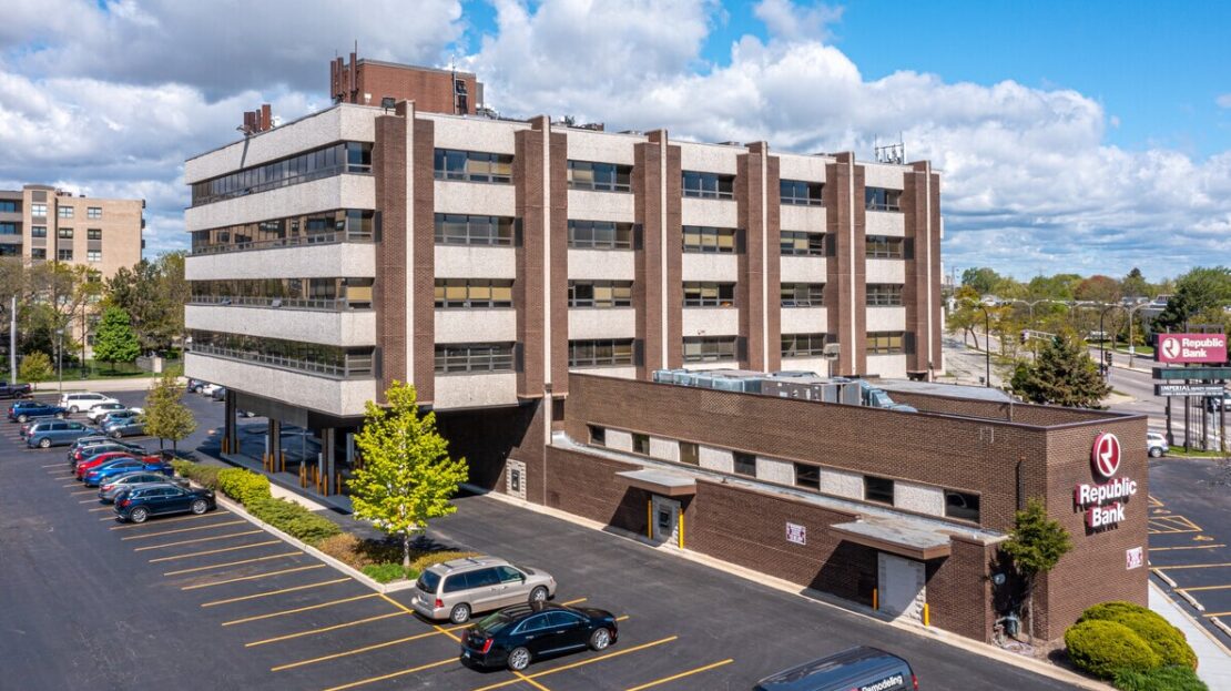 4433 Touhy