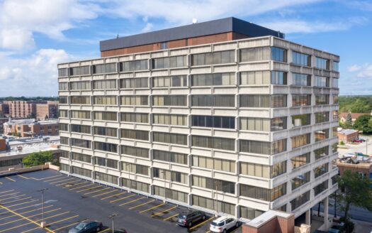 701 Lee Street, Des Plaines, IL 60016