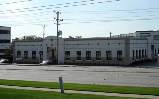 747 Lake Cook Rd, Deerfield, IL 60015